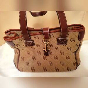 Dooney & Bourke